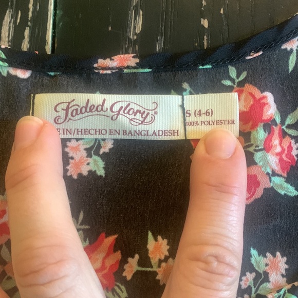 Tank top.☀️ - Picture 2 of 3